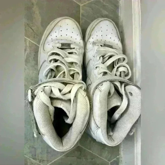 Youth Nike Air Force 1 AF1 White Mid Top Shoes Youth Size 7 - Picture 1 of 7